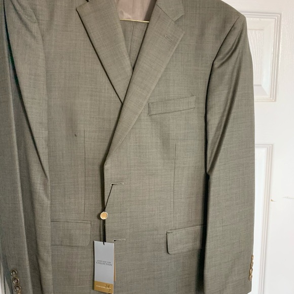 Men’s suit - Picture 3 of 3
